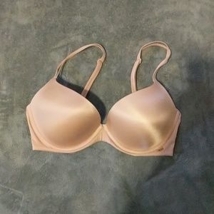 NWOT Victoria Secret Bra 34DD